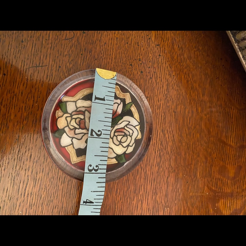Rose paperweight - Picture 2 of 3